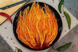 Салат Дыхание дракона с курицей, картофелем и морковью по-корейски